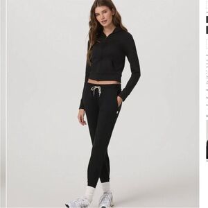 Vuori Women's Black Jogger Pants